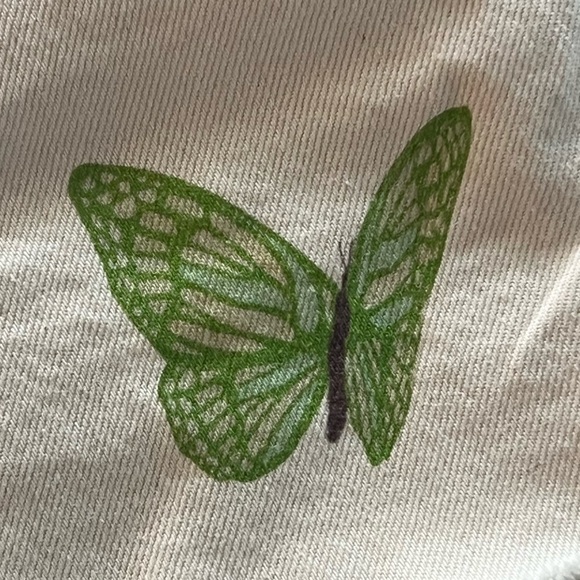 LEVI’S Butterfly Print 501 Raw Hem Jean Shorts Off White Size 30 NEW - Picture 5 of 9